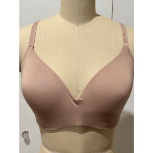 Women's Calvin Klein Bra wireless convertible strap t-shirt Size L (32”) Nude